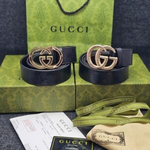 Reversible belt with Interlocking G buckle