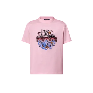 Dressed in a pale pink shade, this fine cotton jersey T-shirt is a casual summer essential. Inspired by the Fall/Winter 2025 runway and Pharrell Williams' collaboration with Nigo, it features a playful intarsia motif on the front that references Paris and Nigo's native Japan. LV embroidery on the back completes this statement piece. Standard fit Pale Pink 100% cotton Intarsia pattern on the front Ribbed collar Embroidered signature on the back Made in Italy